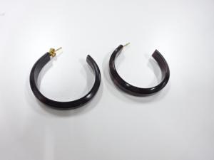 本鼈甲　ピアス